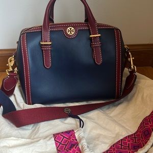 Tory Burch bag in like new condition with dust bag